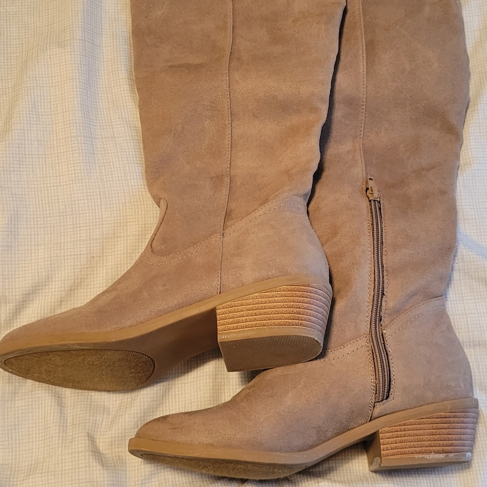 Size 8 tan boots